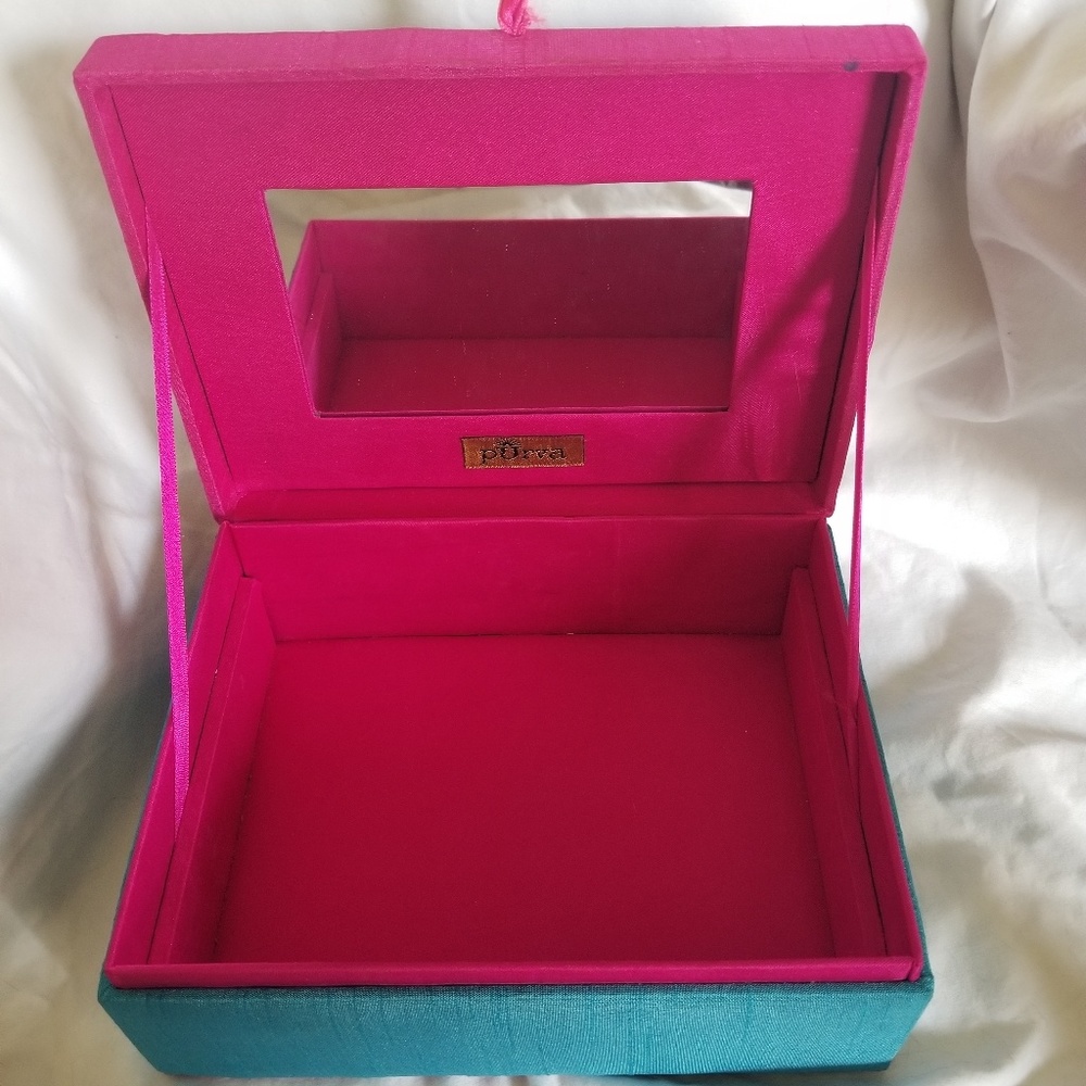 Makeup Box - image 3